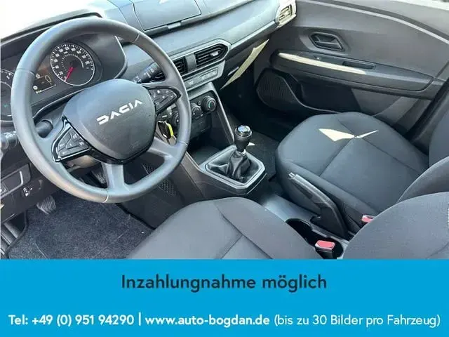 Gebraucht Dacia Jogger Comfort 110 PS (80 kW) 2024 Perlmuttschwarz (metallic) Van / Kleinbus