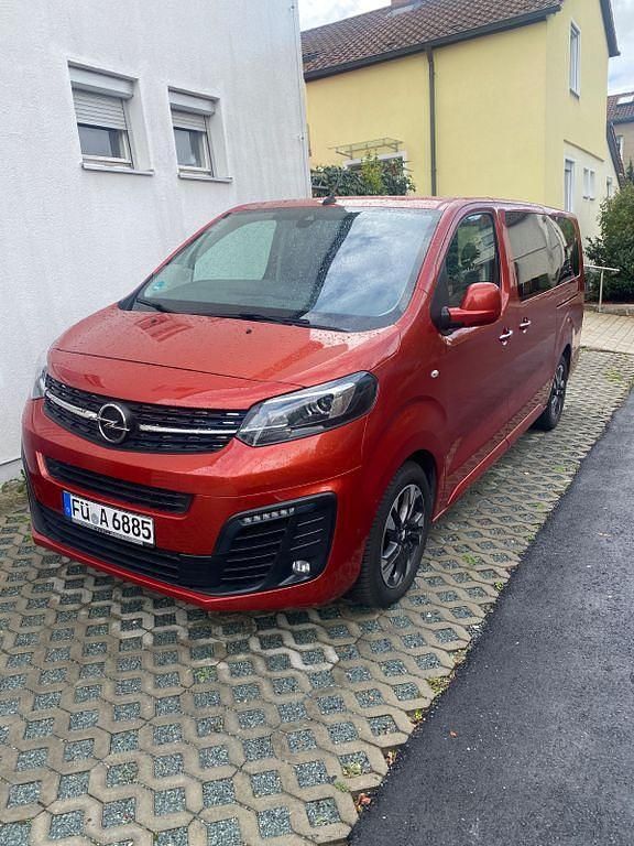 Rot Gebraucht 2020 Opel Zafira Life Van | 36.200 € (Etwas zu teuer) - Bild 1/4