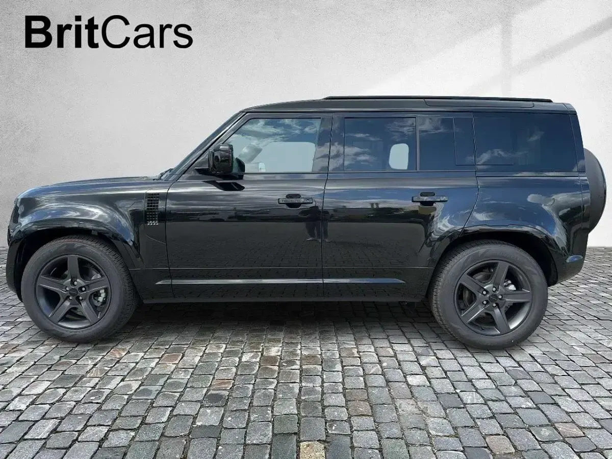 Gebraucht Land Rover Defender SE Dynamic 249 PS (183 kW) 2026 Schwarz SUV
