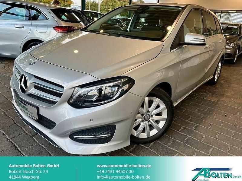 Silber Gebraucht 2015 Mercedes B180 Style Van / Kleinbus | 15.290 € (Fairer Preis) - Bild 1/4