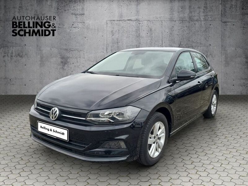 Deep black perleffekt (metallic) Gebraucht 2016 VW Polo Comfortline Limousine | 10.990 € (Teuer) - Bild 1/4