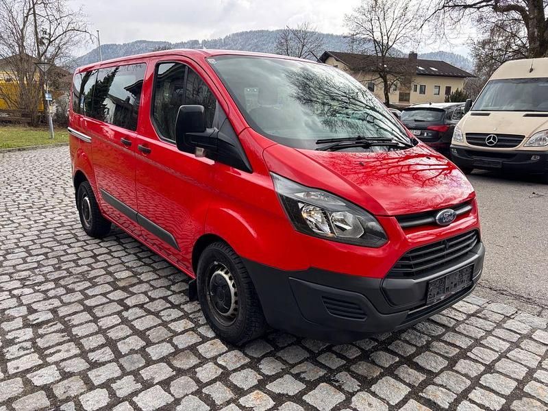 Gebraucht Ford Transit 105 PS (77 kW) 2017 Rot Kombi