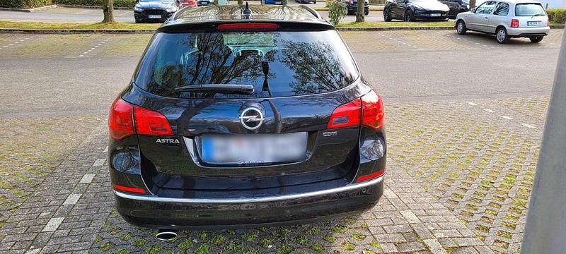 Gebraucht Opel Astra Active 165 PS (121 kW) 2013 Schwarz Kombi