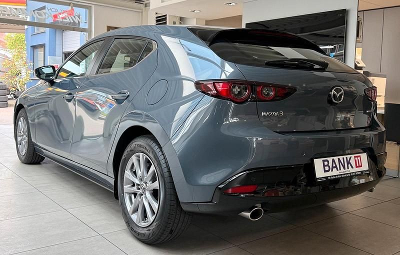 Gebraucht Mazda 3 Basis 122 PS (89 kW) 2021 Grau Limousine