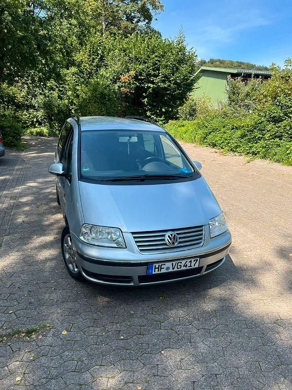 Silber Gebraucht 2005 VW Sharan Comfortline Van / Kleinbus | 3.200 € (Etwas zu teuer) - Bild 1/4