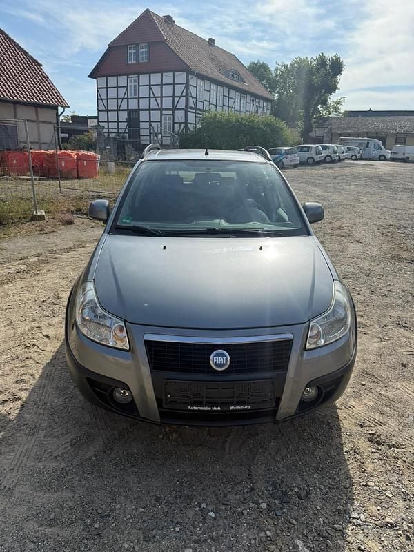Grau Gebraucht 2007 Fiat Sedici SUV | 2.400 € (Guter Preis) - Bild 1/4