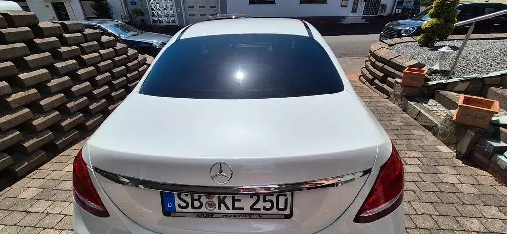 Gebraucht Mercedes 250 224 PS (164 kW) 2017 Weiß Limousine