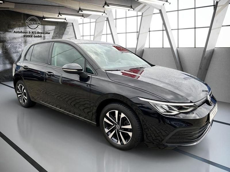 Gebraucht VW Golf VIII United 131 PS (96 kW) 2021 Deep black perleffekt (metallic) Limousine