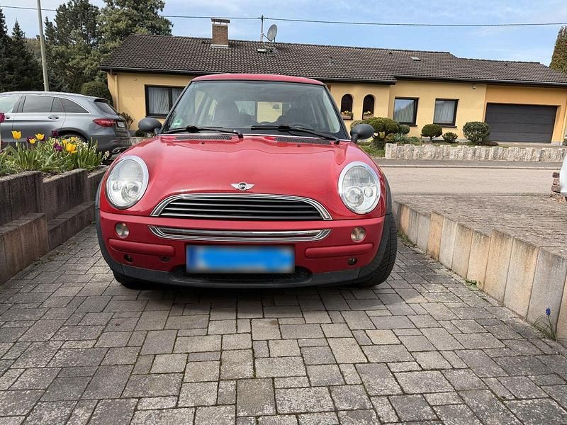 Second-hand Mini ONE 90 CP (66 kW) 2002 Roșu Hatchback