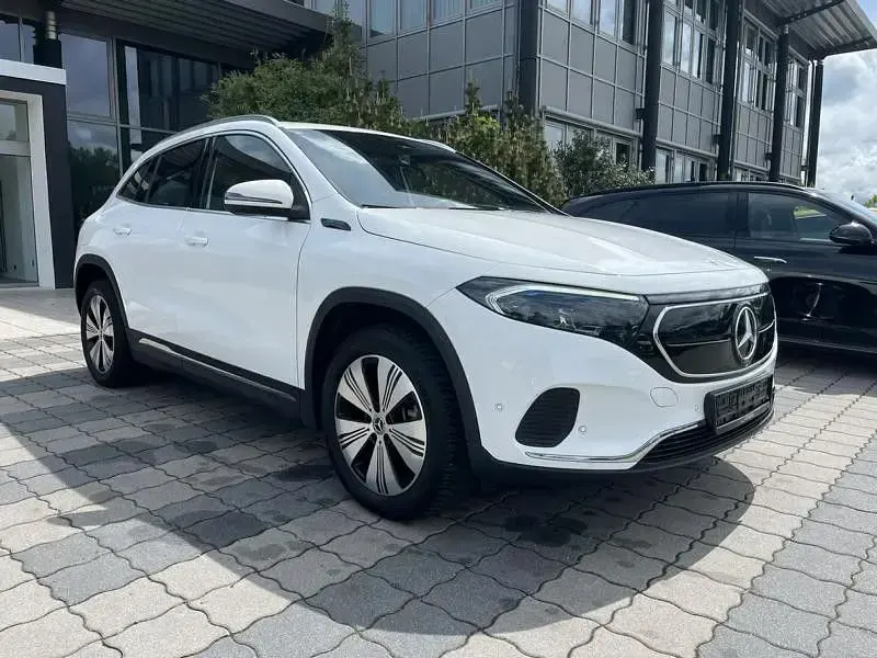 Gebraucht Mercedes EQA300 167 kW (228 PS) 2021 Weiß SUV