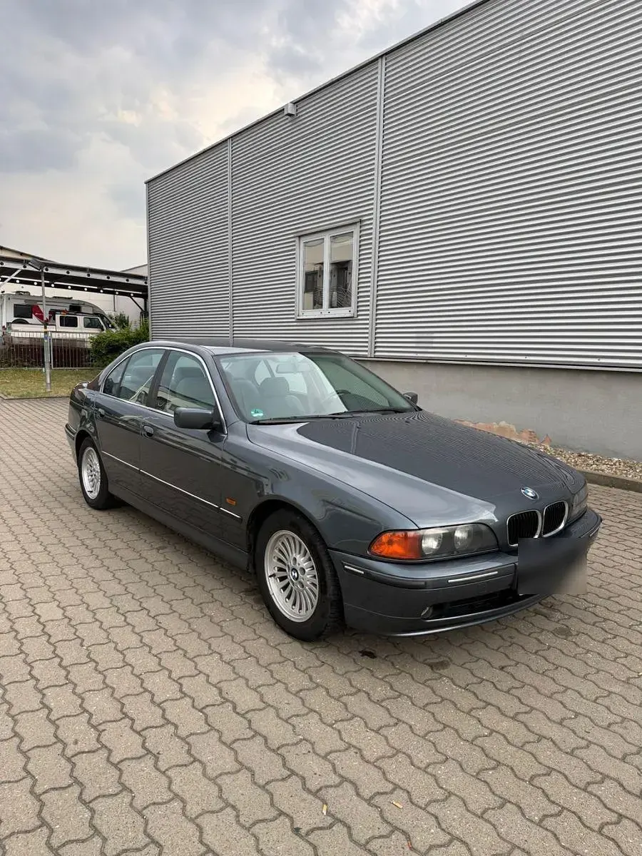 Gebraucht BMW 523 170 PS (125 kW) 1999 Grau Limousine