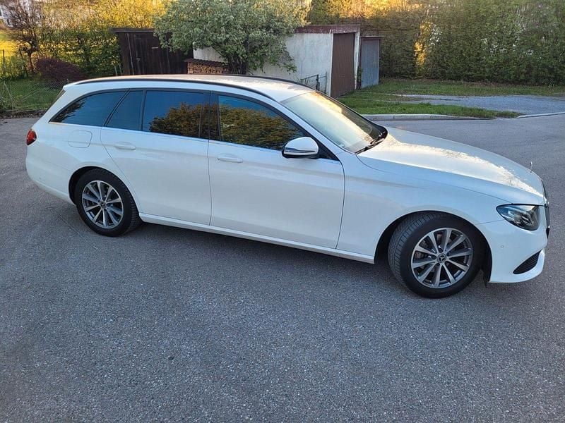 Second-hand Mercedes E200 150 CP (110 kW) 2017 Alb Break