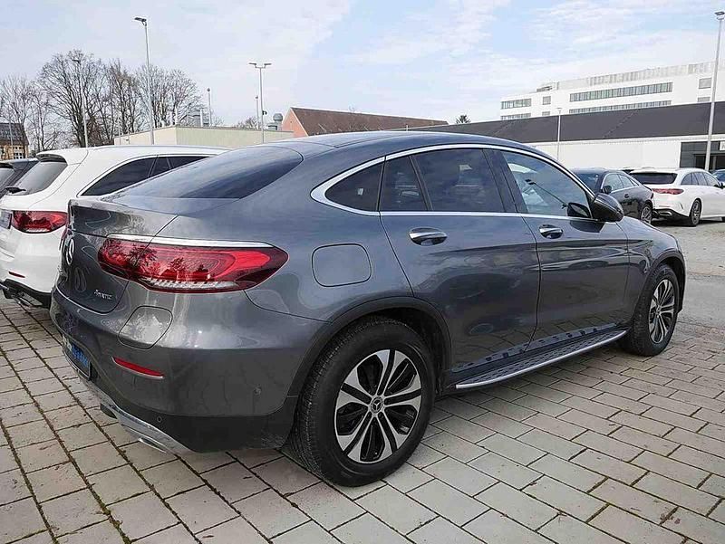 Gebraucht Mercedes GLC300e Urban 320 PS (235 kW) 2022 Grau Coupé