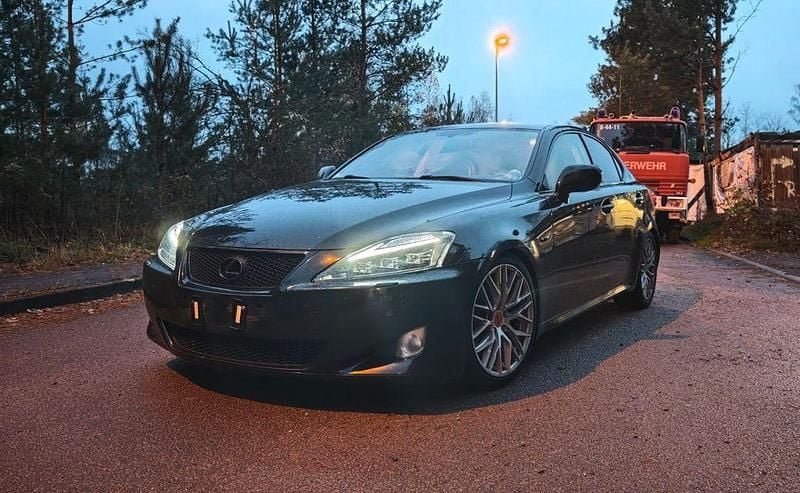 Schwarz Gebraucht 2006 Lexus IS220d Luxury Line Limousine | 5.500 € (Etwas zu teuer) - Bild 1/4