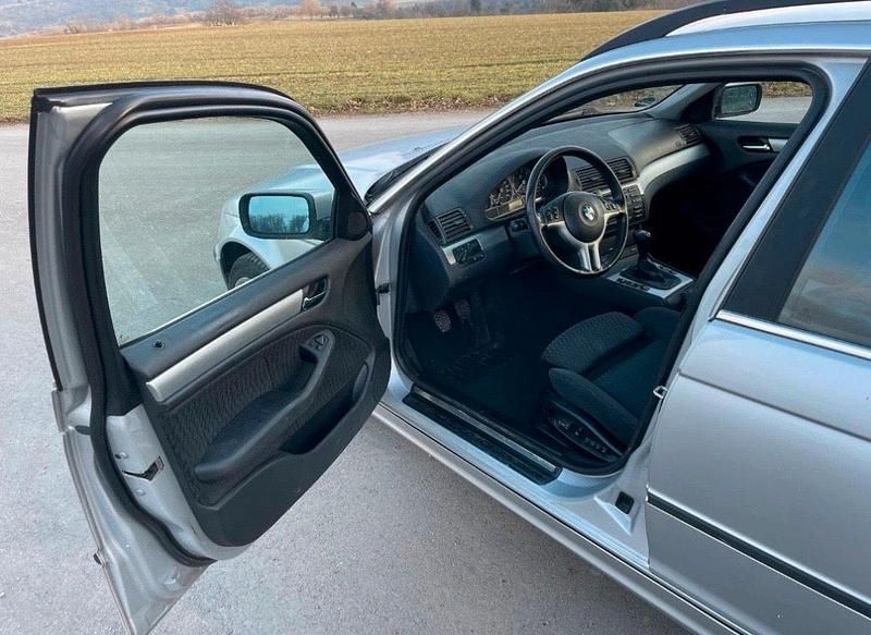 Second-hand BMW 330 231 CP (169 kW) 2001 Argintiu Break
