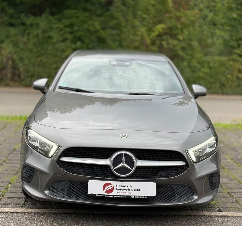 Gebraucht Mercedes A250 Progressive 224 PS (164 kW) 2021 Grau Limousine