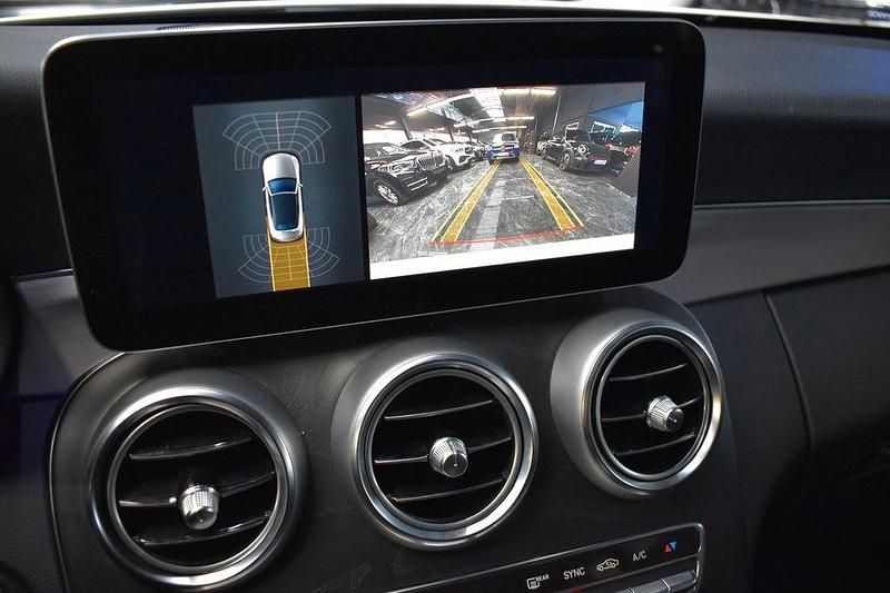 Gebraucht Mercedes C200 AMG line 184 PS (135 kW) 2020 Weiß Cabrio