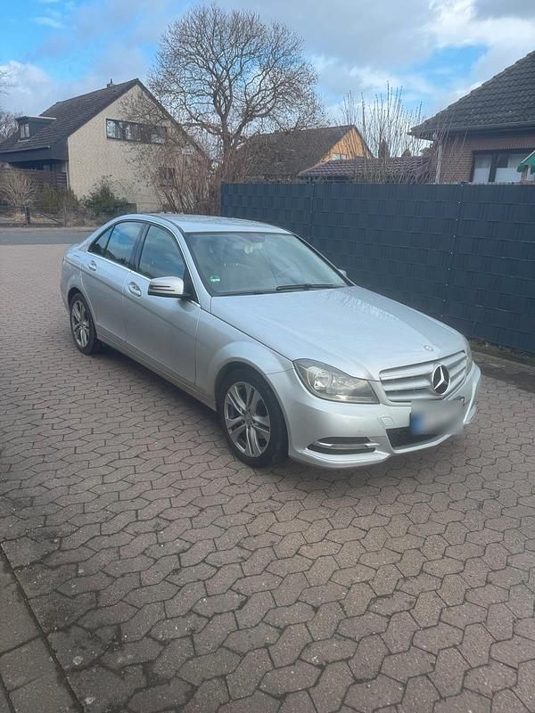Gebraucht Mercedes C180 Avantgarde 156 PS (114 kW) 2013 Silber Limousine