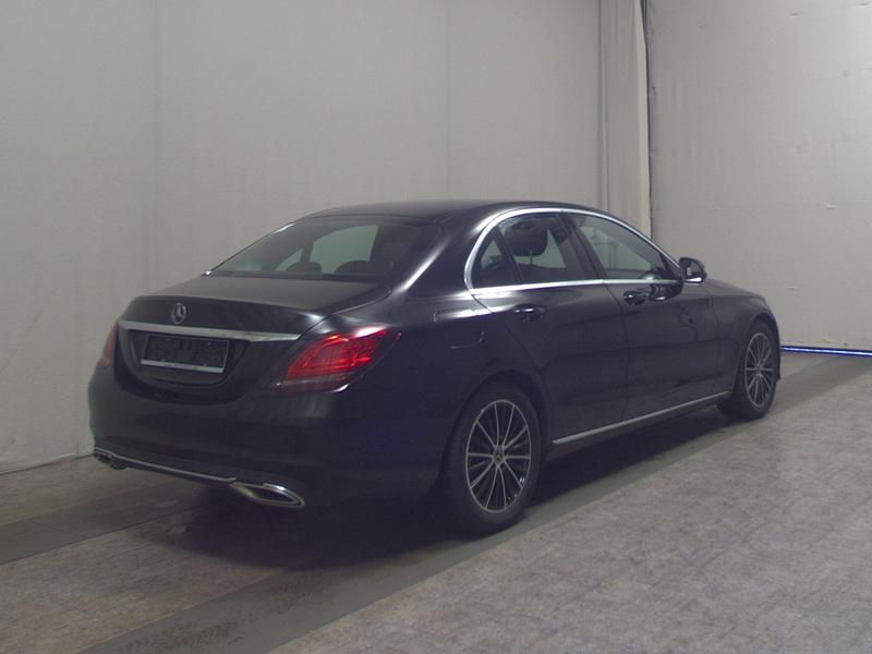 Gebraucht Mercedes C300 Avantgarde 258 PS (189 kW) 2020 Schwarz Limousine