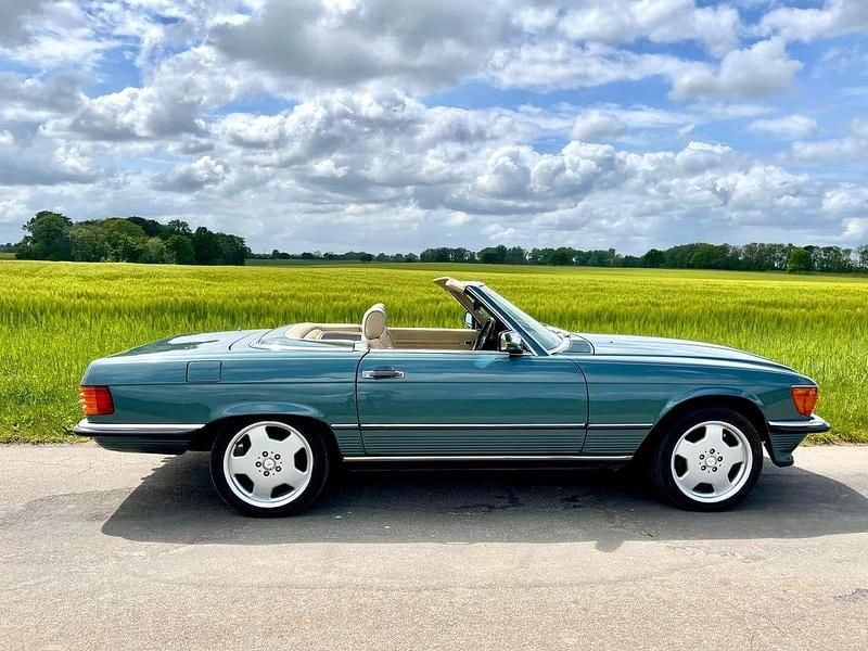 Grün Gebraucht 1987 Mercedes 560 Cabrio | 35.000 € - Bild 1/4