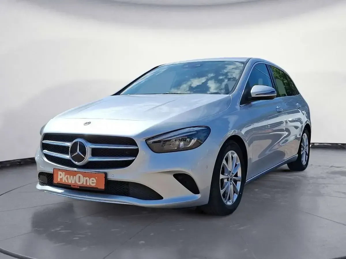 Gebraucht Mercedes B200 150 PS (110 kW) 2021 Kleinwagen