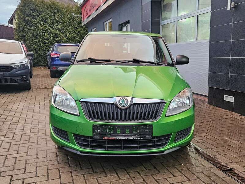 Rallye green metallic Gebraucht 2011 Skoda Fabia Classic Kleinwagen | 3.490 € (Fairer Preis) - Bild 1/4