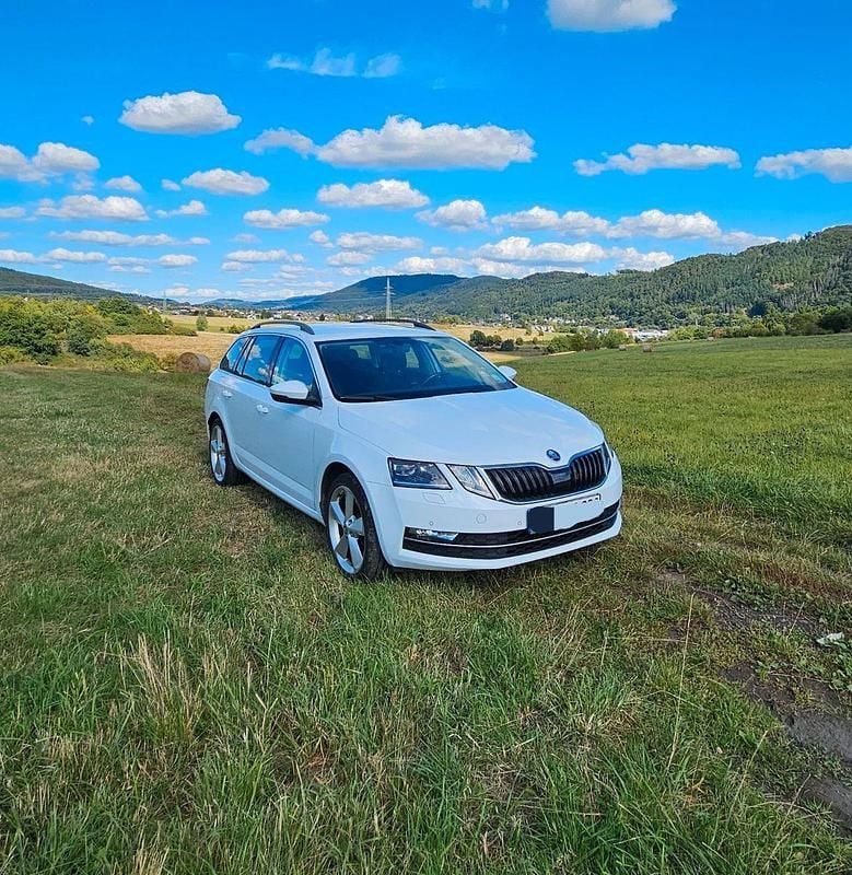 Weiß Gebraucht 2017 Skoda Octavia Ambition Kombi | 9.500 € (Superpreis) - Bild 1/4
