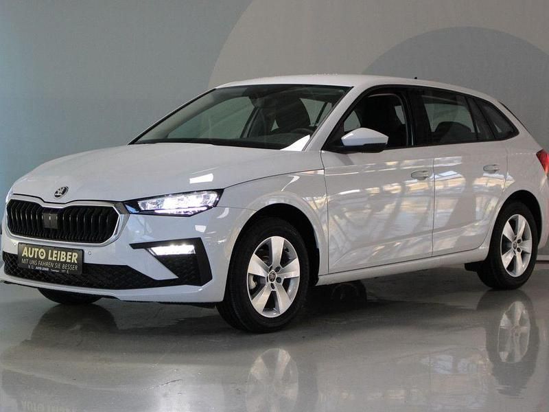 Neu Skoda Scala Selection 116 PS (85 kW) 2025 Weiß Kleinwagen
