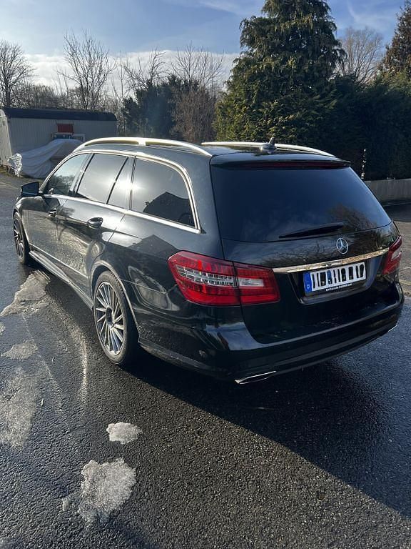 Gebraucht Mercedes E300 Avantgarde 231 PS (169 kW) 2012 Schwarz Limousine