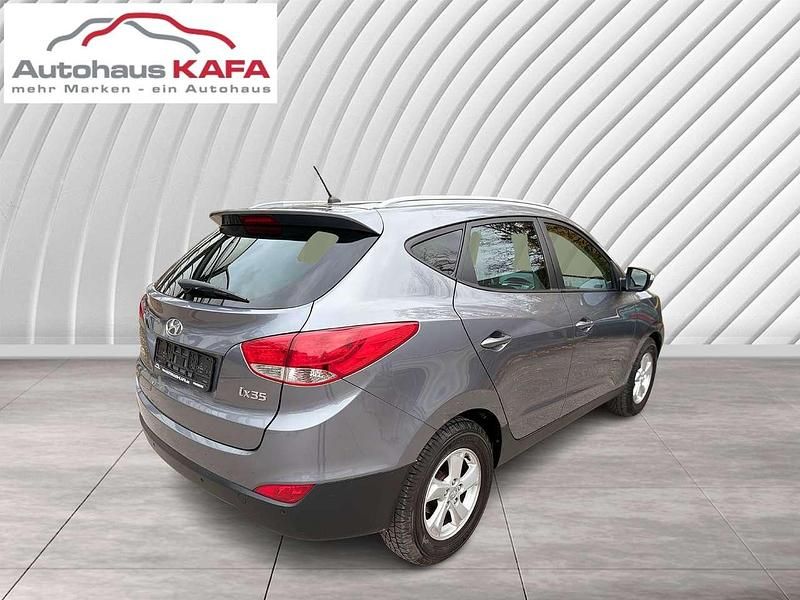 Gebraucht Hyundai ix35 Comfort 136 PS (100 kW) 2012 Grau SUV