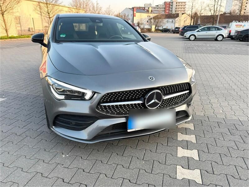 Grau Gebraucht 2021 Mercedes CLA200 AMG line Limousine | 26.000 € (Superpreis) - Bild 1/4