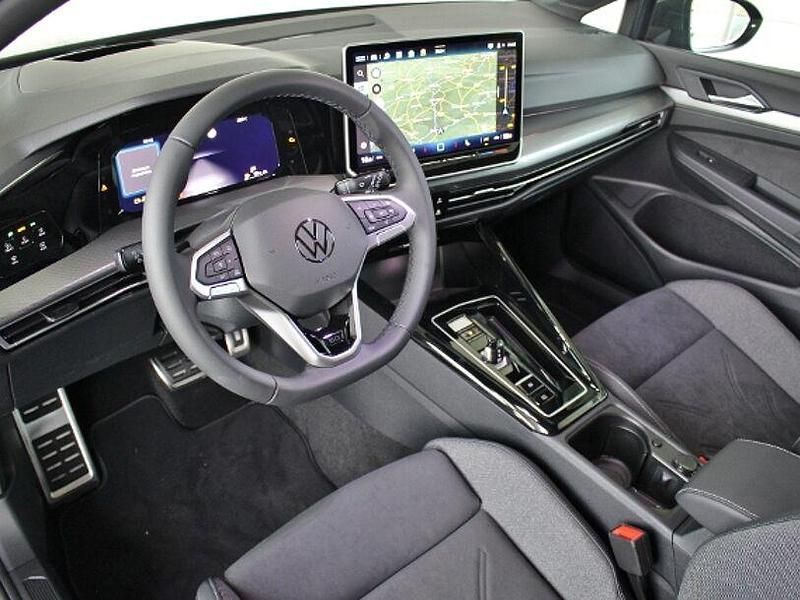 Gebraucht VW Golf VIII Edition 150 PS (110 kW) 2024 Grau (delfingrau metallic / schwarz uni (dachfarbe)) Kleinwagen