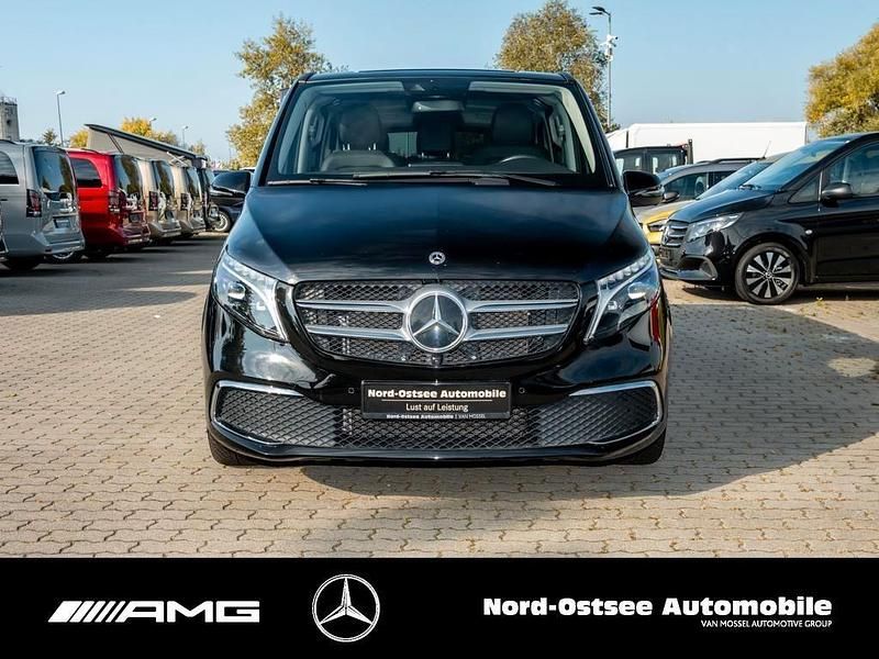 Gebraucht Mercedes V300 Avantgarde Edition 237 PS (174 kW) 2023 Obsidianschwarz metallic Van / Kleinbus