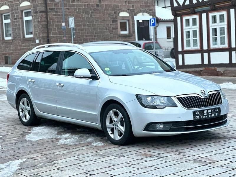 Gebraucht Skoda Superb Best of 170 PS (125 kW) 2015 Silber Kombi