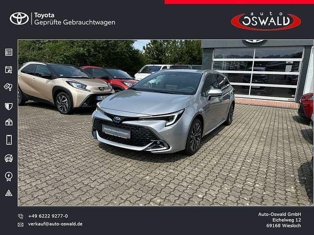 Silber Neu 2025 Toyota Corolla Team Kombi | 31.990 € - Bild 1/4