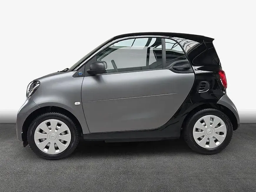Gebraucht Smart ForTwo Coupé 60 kW (82 PS) 2023 Titannia grey matt Coupé