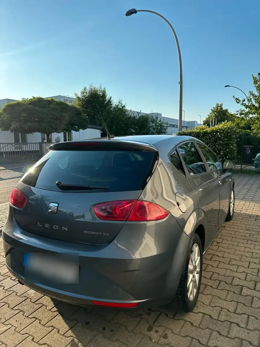 Gebraucht Seat Leon 105 PS (77 kW) 2012 Grau Limousine