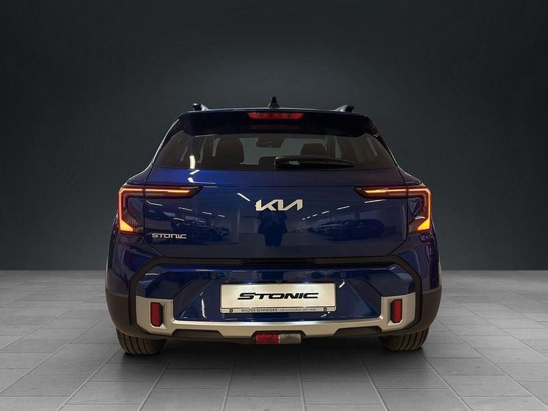 Neu Kia Stonic Vision 101 PS (74 kW) 2026 Blau SUV