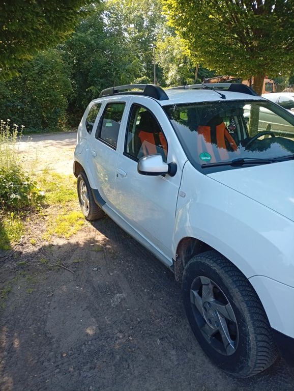 Weiß Gebraucht 2012 Dacia Duster SUV | 3.900 € (Guter Preis) - Bild 1/4