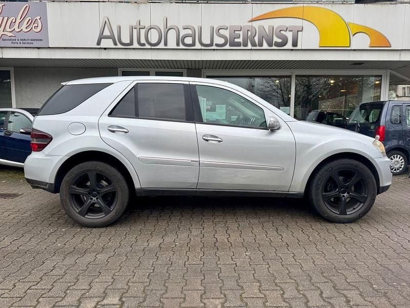 Silber Gebraucht 2006 Mercedes ML320 SUV | 4.990 € (Superpreis) - Bild 1/4