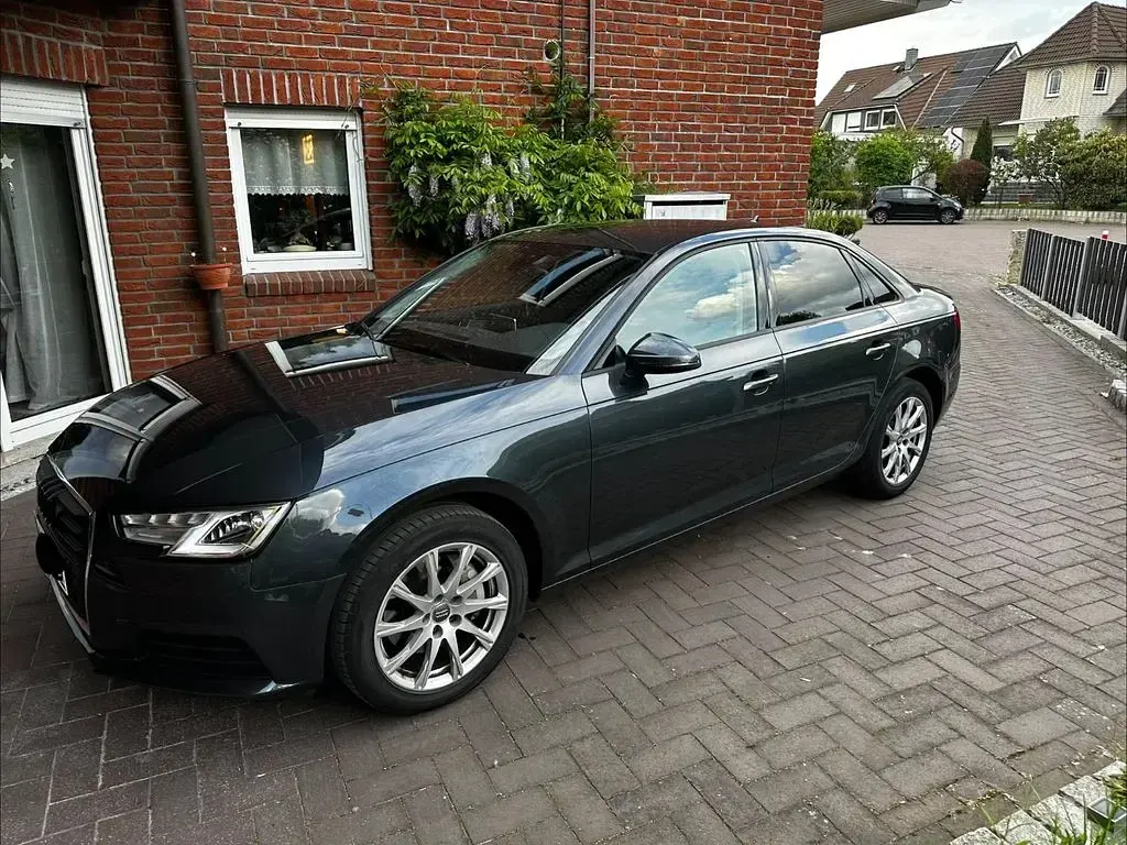 Brugt Audi A4 Ambiente 190 HK (139 kW) 2018 Grå Sedan