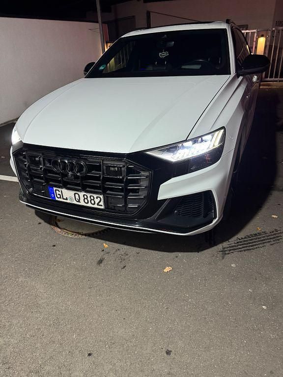 Weiß Gebraucht 2018 Audi Q8 Ambiente SUV | 46.000 € (Fairer Preis) - Bild 1/4