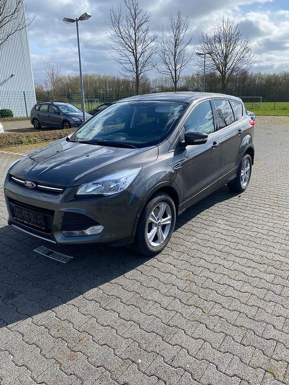 Gebraucht Ford Kuga Individual 150 PS (110 kW) 2015 Grau SUV