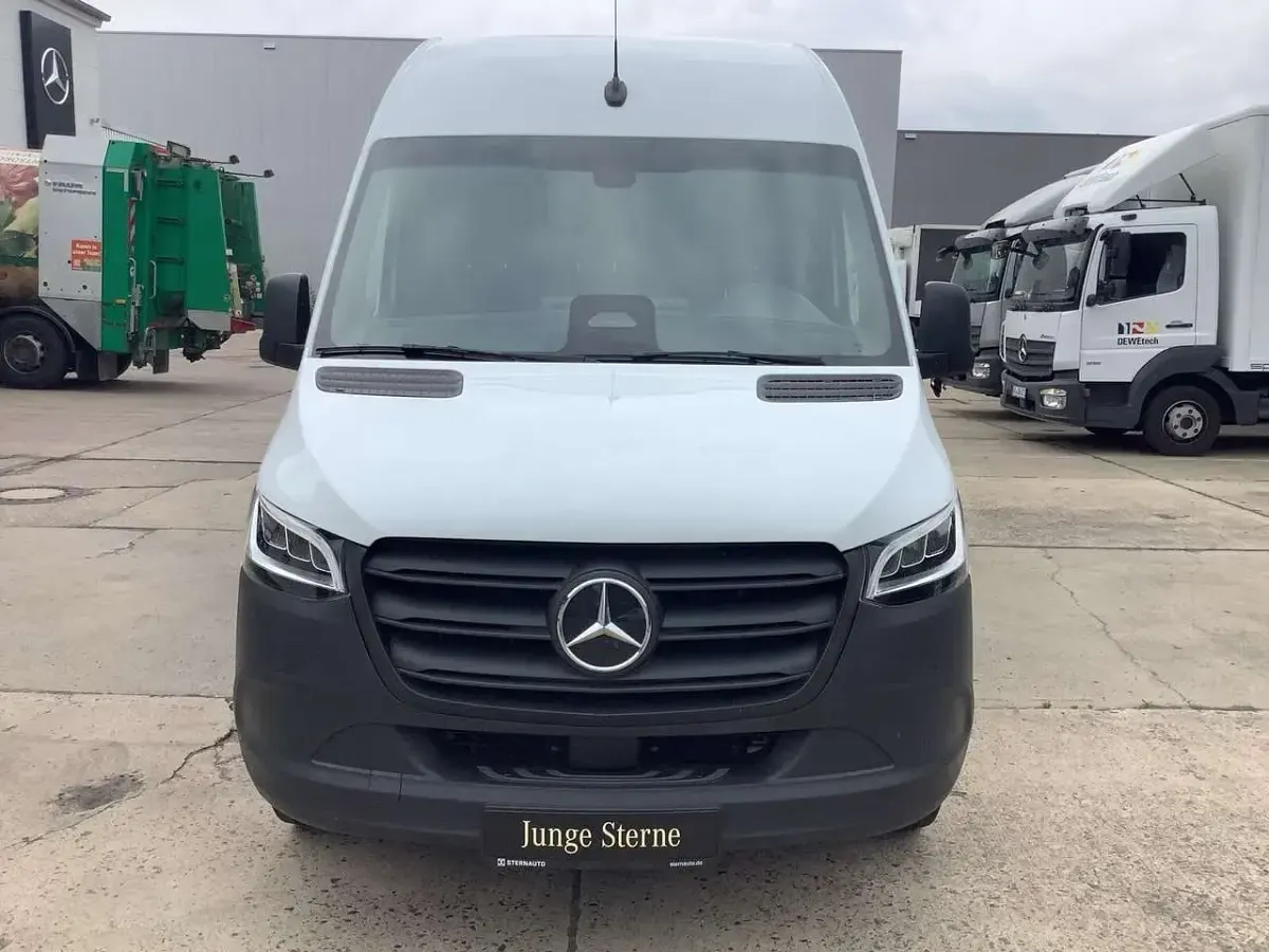 Gebraucht Mercedes Sprinter 100 kW (136 PS) 2024 Arktikweiß Van