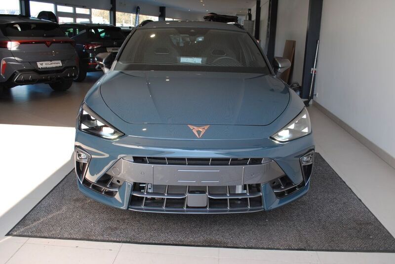Neu Cupra Leon VZ 333 PS (244 kW) 2025 Blau Limousine