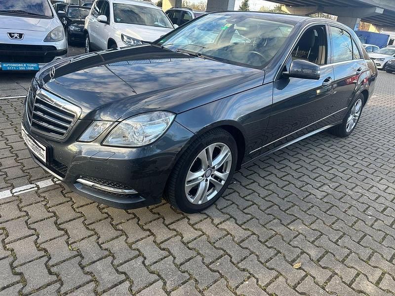 Gebraucht Mercedes E350 272 PS (200 kW) 2011 Grau Limousine