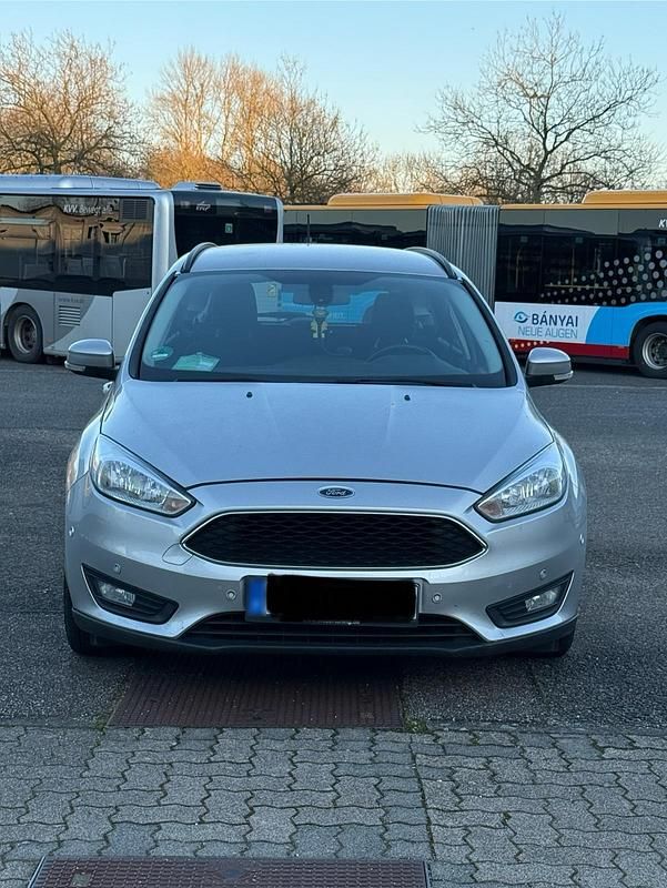 Usata Ford Focus 105 CV (77 kW) 2015 Argento Station wagon