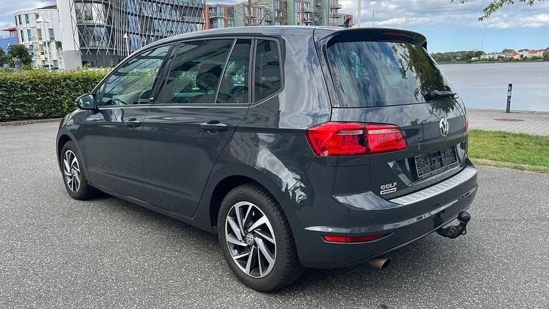 Grau Gebraucht 2017 VW Golf VII Sound Limousine | 12.999 € (Fairer Preis) - Bild 1/4