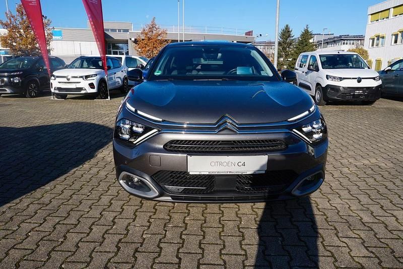 Grau Gebraucht 2021 Citroën C4 Shine Limousine | 15.980 € (Fairer Preis) - Bild 1/4