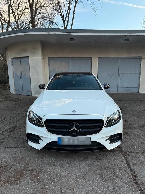 Gebraucht Mercedes E200 AMG line 184 PS (135 kW) 2016 Weiß Limousine
